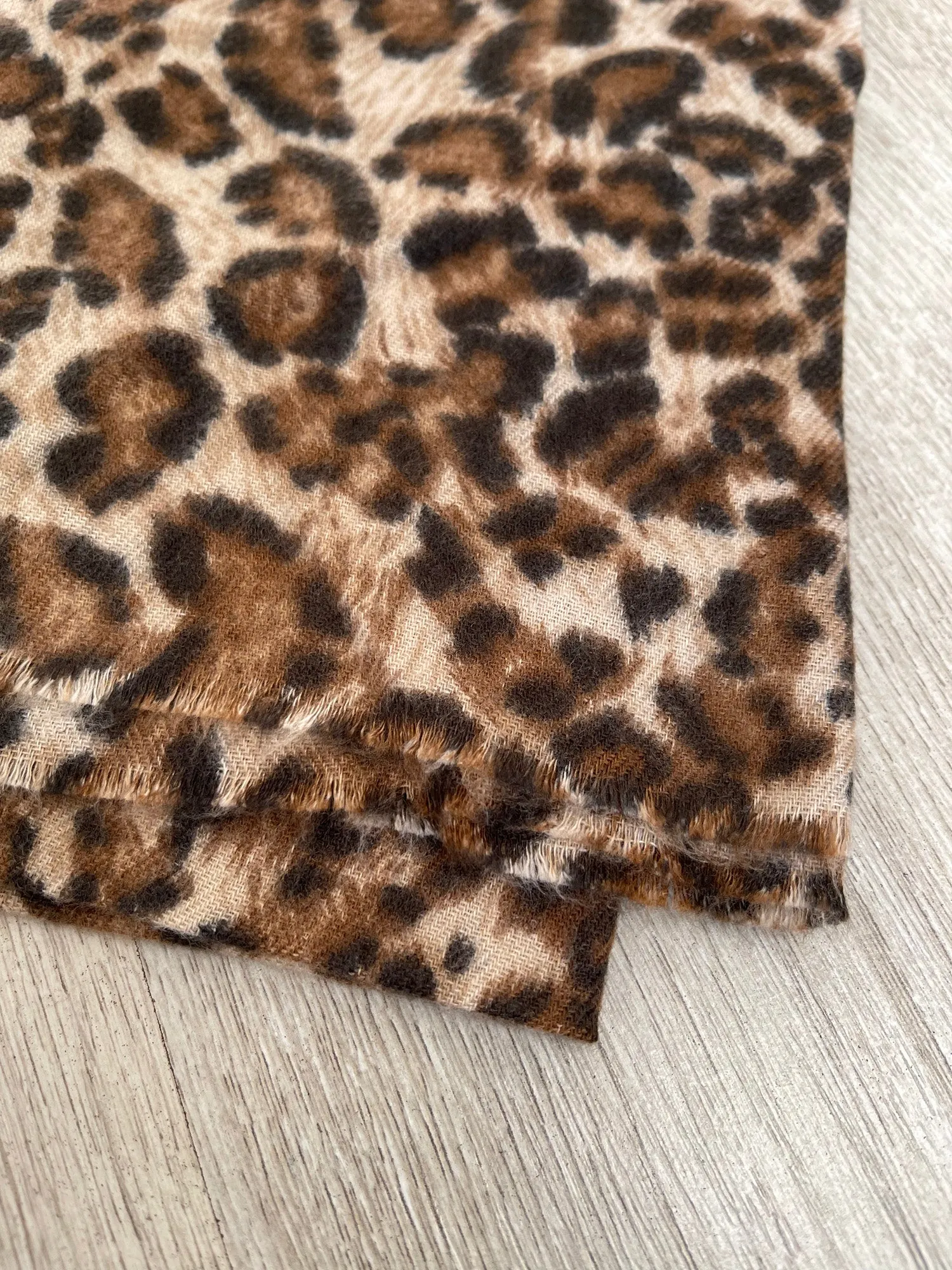 LARGE BROWN SUPER SOFT FLEECE FEEL LEOPARD PRINT SCARF