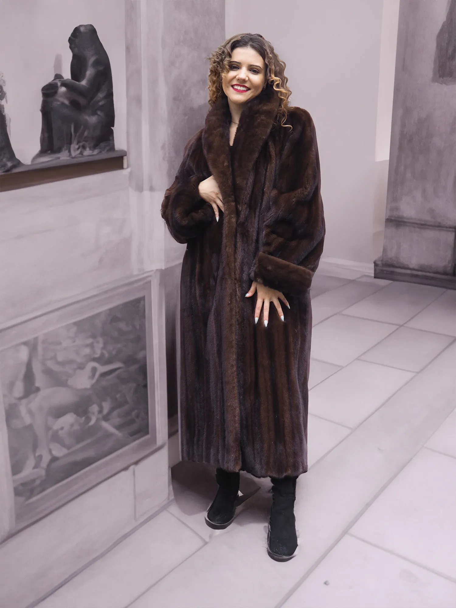 Luxurious Mahogany Lunaraine Canadian Mink Fur Coat By Creeds L/XL